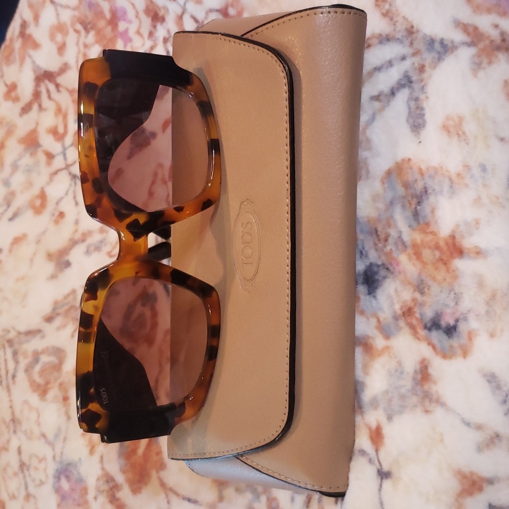 Tod's sunglasses with matching case